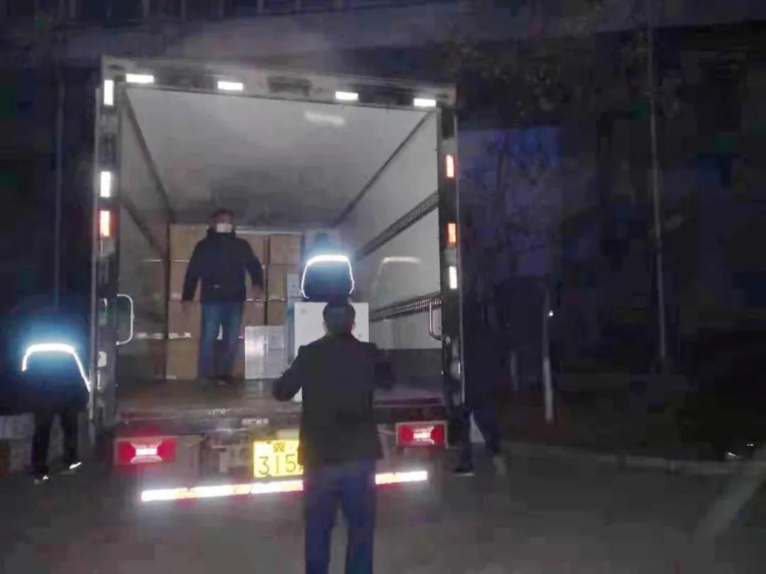 這樣深夜連續作業，已堅持了多日